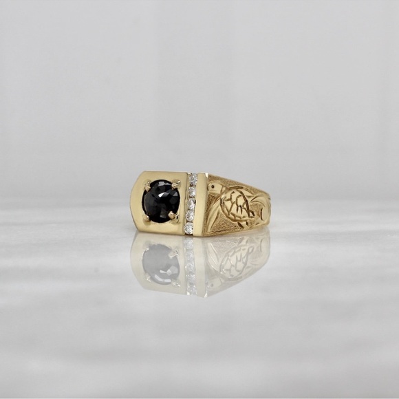14k yellow gold Signet Ring - Picture 2 of 2
